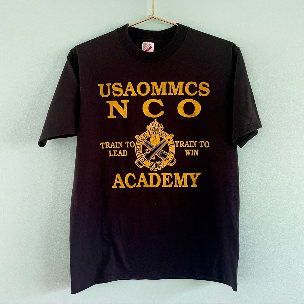 ARMY Missiles Munitions School shirt Vintage t-shirt USA USAOMMCS Ordnance Corps